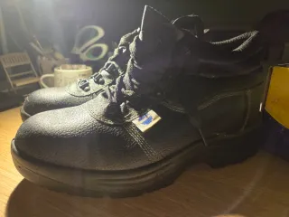 Botas de seguridad nuevas T44