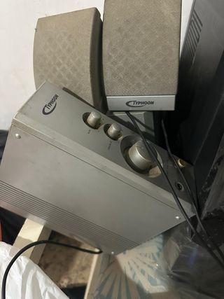 Altavoces Typhoon Grises y Plateados