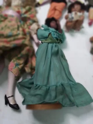 12 Bambole Antiche in Totale