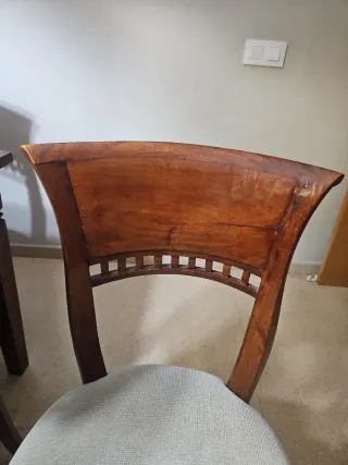 4 Sillas Banak estilo colonial 60 euros c/u madera