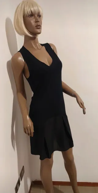 Vestito nero corto con balza