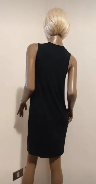 Vestito nero corto con balza