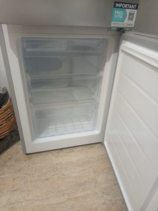 Nevera Candy nueva sin usar