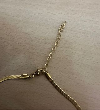 Cadena dorada fina