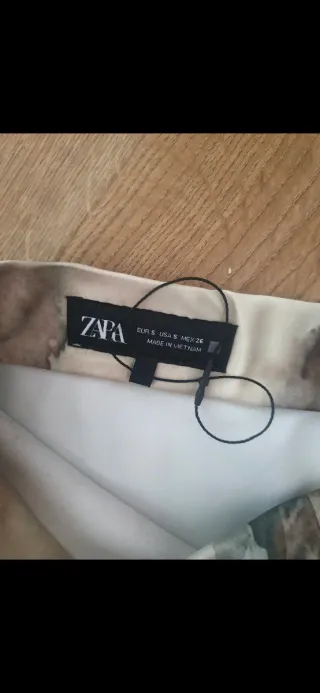 Falda Zara Estampada. Nueva