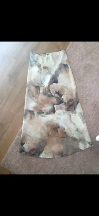 Falda Zara Estampada. Nueva