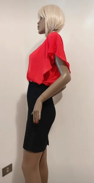 Vestito corto con schiena scoperta