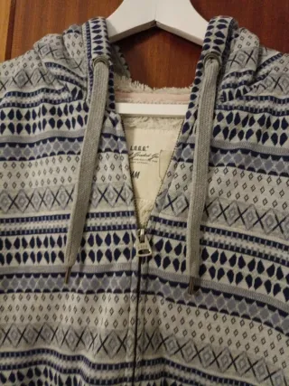 Sudadera con capucha y cremallera