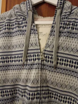 Sudadera con capucha y cremallera