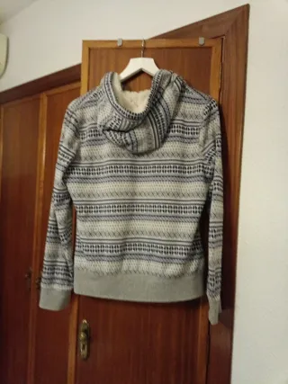 Sudadera con capucha y cremallera