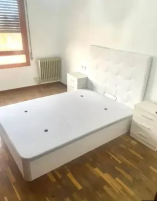 Canapé abatible y colchón gris