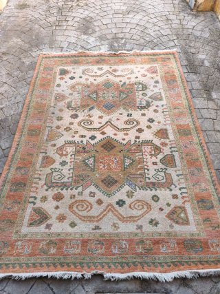 Alfombra grande de lana beige y naranja