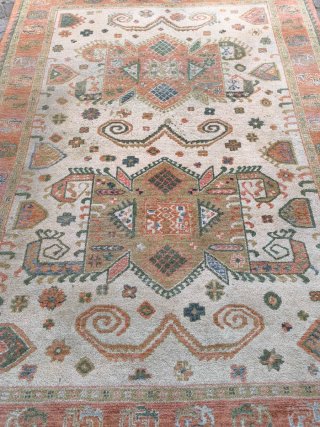 Alfombra grande de lana beige y naranja