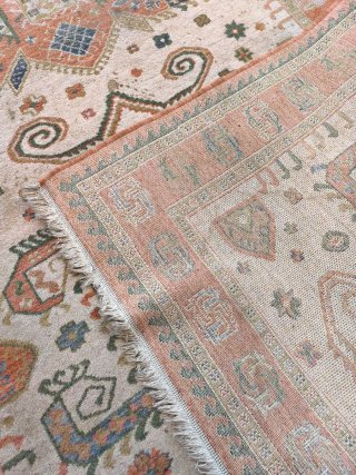 Alfombra grande de lana beige y naranja