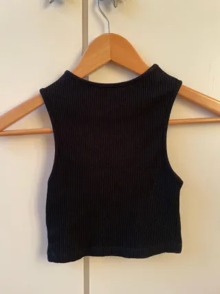 Top negro asimétrico