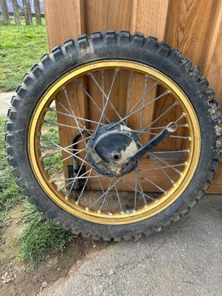 ruedas akront doradas