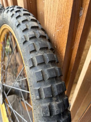 ruedas akront doradas