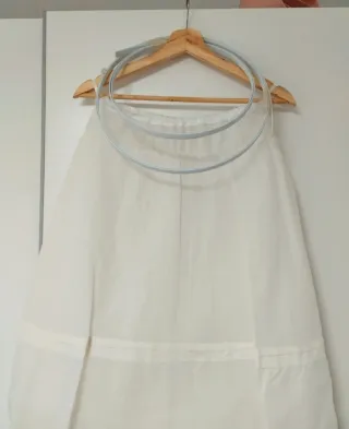 Vestido de Comunión de seda con cancan incluido