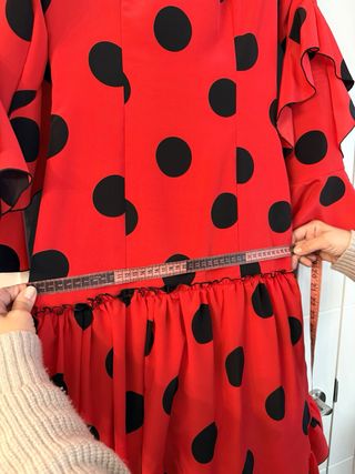 Traje de flamenca rojo con lunares negros