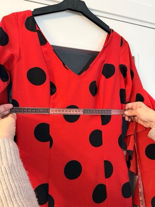 Traje de flamenca rojo con lunares negros