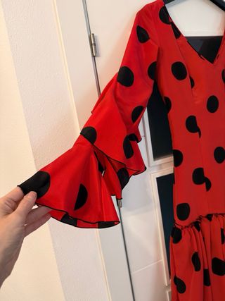 Traje de flamenca rojo con lunares negros
