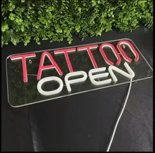 Lampada Neon LED "TATTOO Open" plex