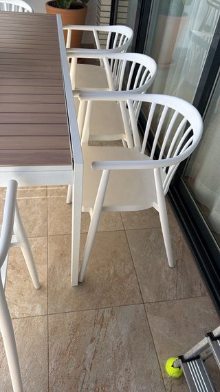 6 Sillas apilables blancas