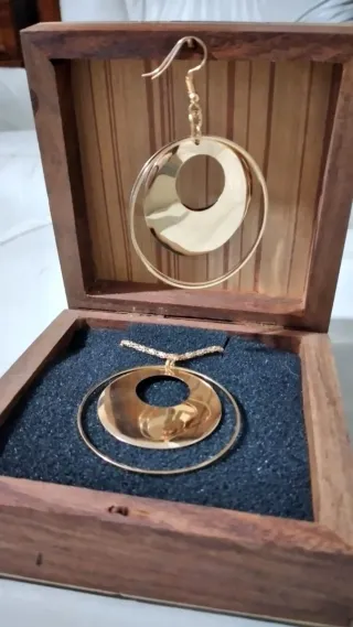 Set collana e orecchini cerchi oro