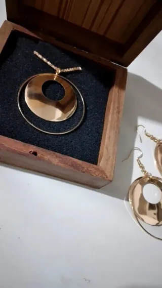 Set collana e orecchini cerchi oro