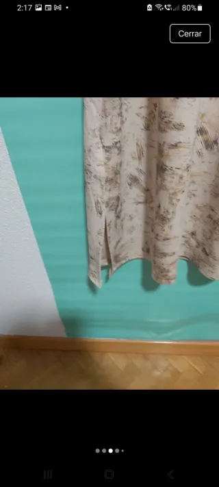 Vestido beige con cinturón