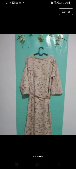 Vestido beige con cinturón