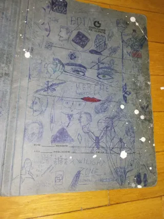 Interesante Carpeta antigua con dibujos y escritos