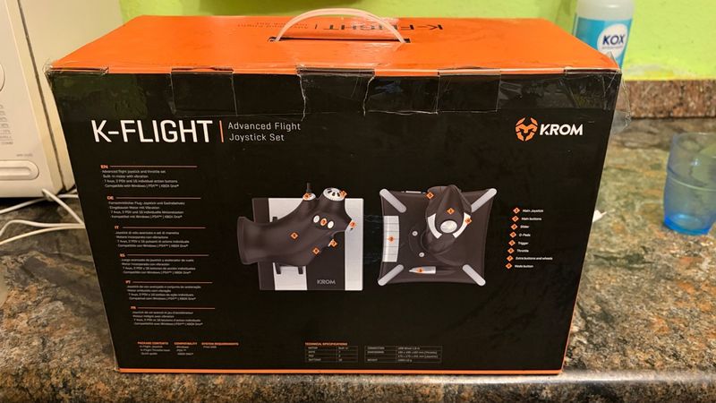 K-Flight Joystick y Acelerador KROM