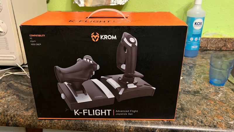 K-Flight Joystick y Acelerador KROM afbeelding 2