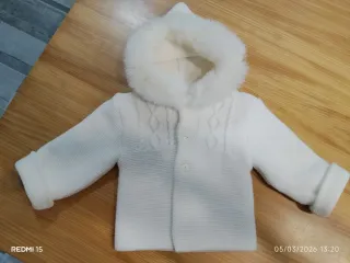 Abrigo blanco 6-12 meses