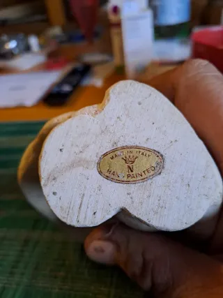 Statuetta bambina con fiori