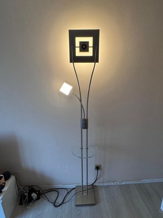 Lámpara de Pie Diseño Moderno