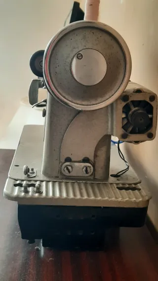 Máquina de coser Wertheim