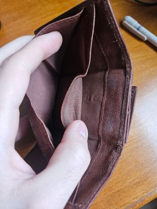 Cartera de cuero marrón