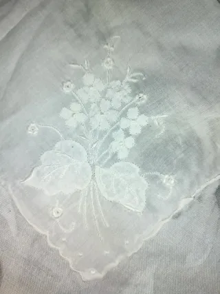 Fazzoletti donna ricamati a mano