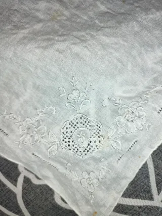 Fazzoletti donna ricamati a mano