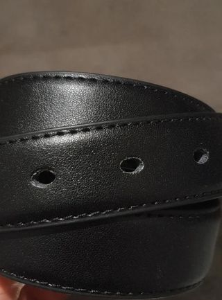 Cinturón Negro Hebilla Dorada