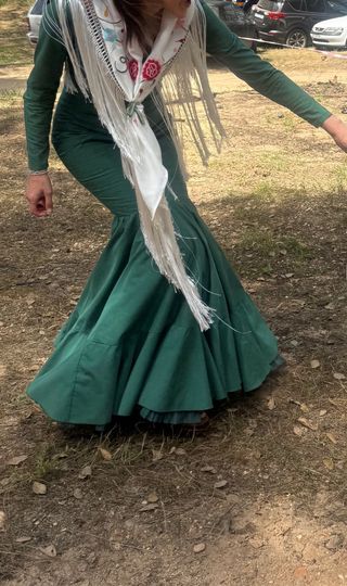 Traje de flamenca verde talla S