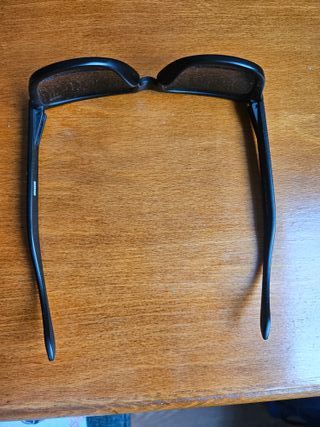 Gafas de sol Hawkers negras y rojas