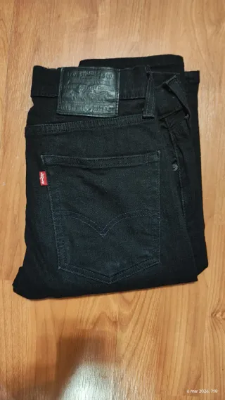 Pantalón Levi's 519 Slim Negro W31