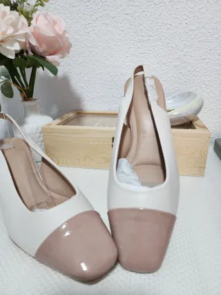 Zapatos de tacón slingback blanco y rosa