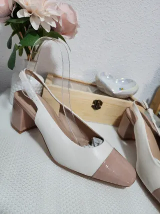 Zapatos de tacón slingback blanco y rosa