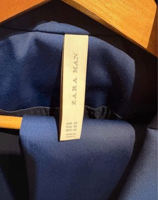 Traje azul con pantalón