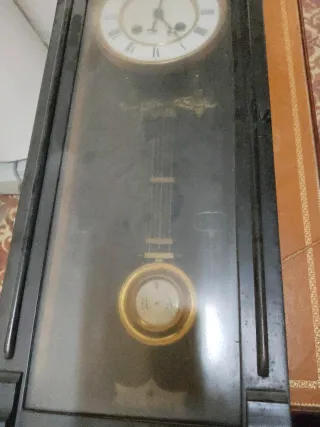 Reloj de péndulo antiguo