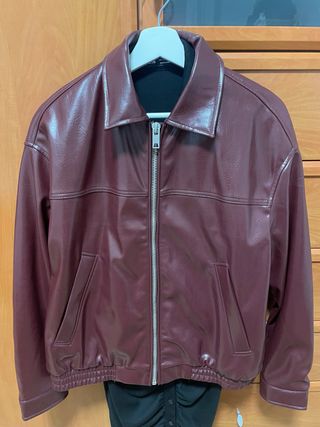 Chaqueta efecto piel Stradivarius Talla S